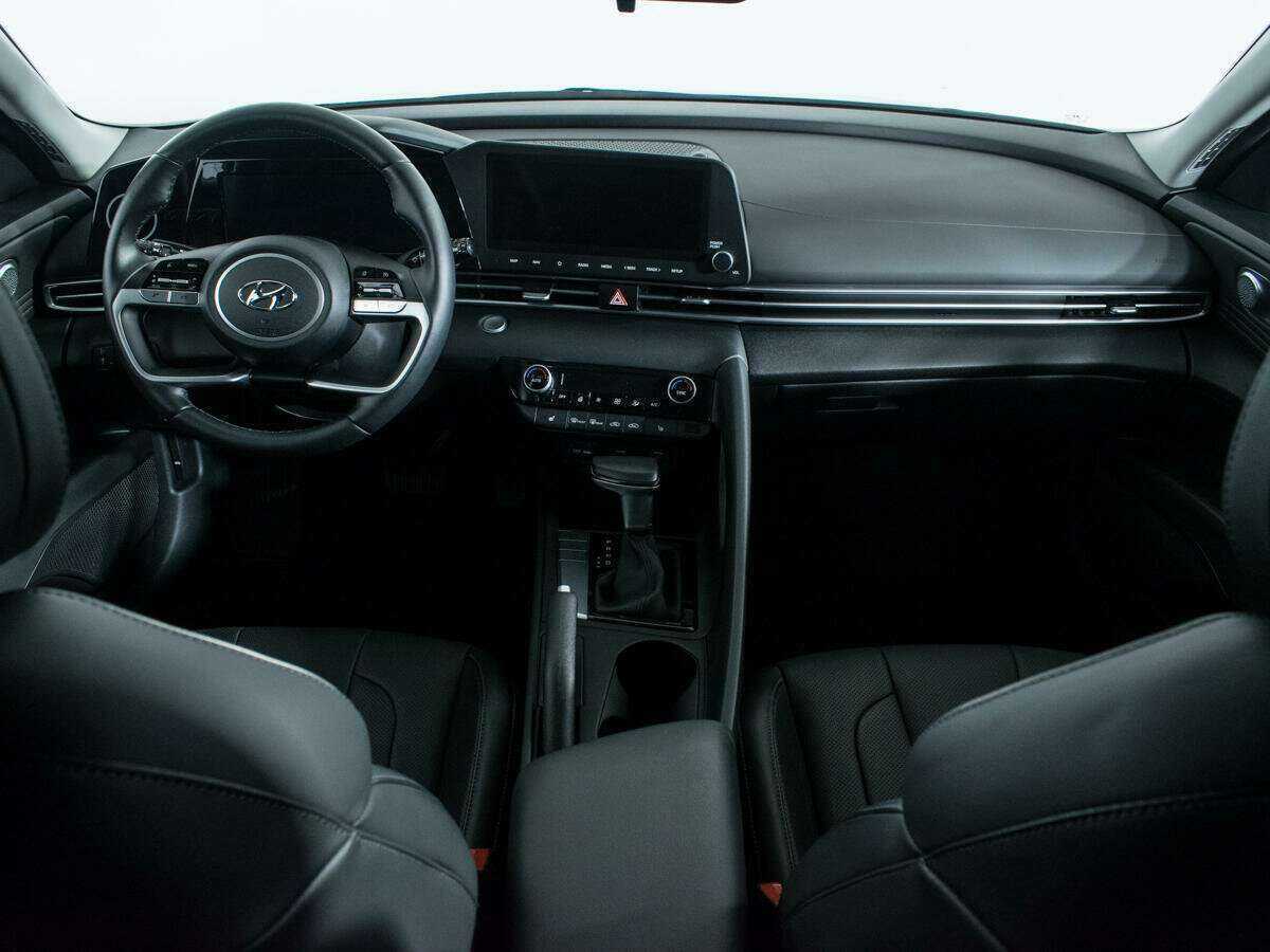Hyundai Elantra 2023 года с пробегом. Фото: #11