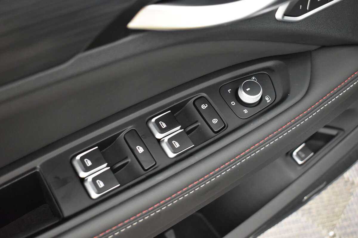 Geely Tugella 2022 года с пробегом. Фото: #6