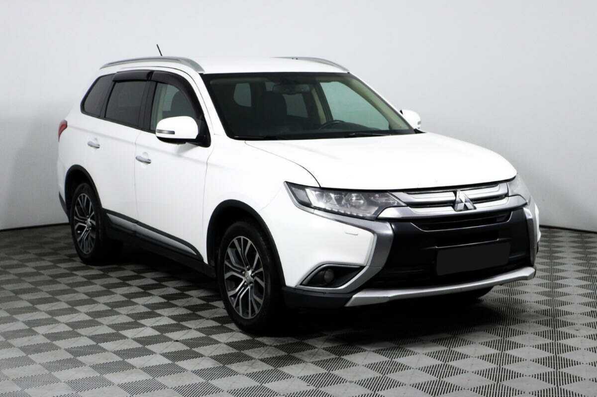 Mitsubishi Outlander 2016 года с пробегом. Фото: #2