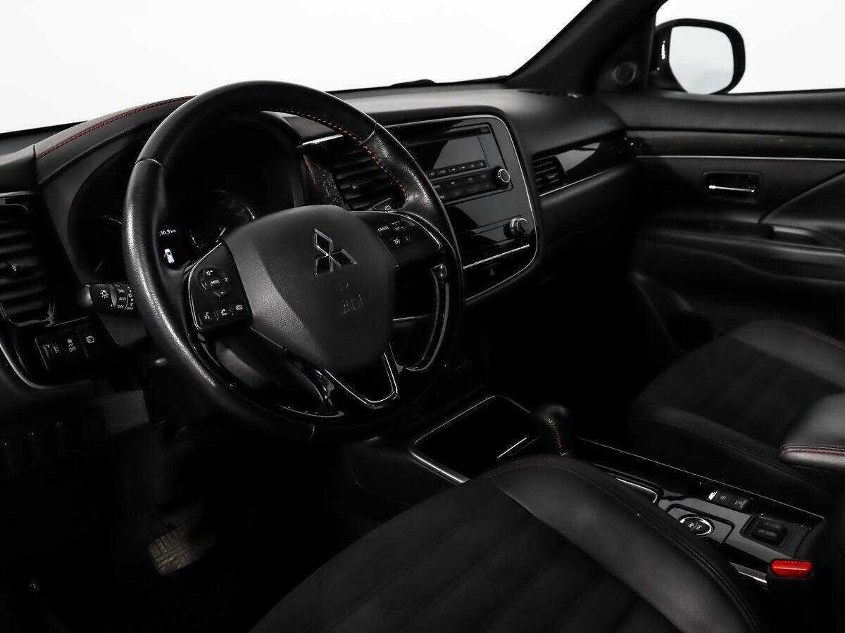 Mitsubishi Outlander 2021 года с пробегом. Фото: #8