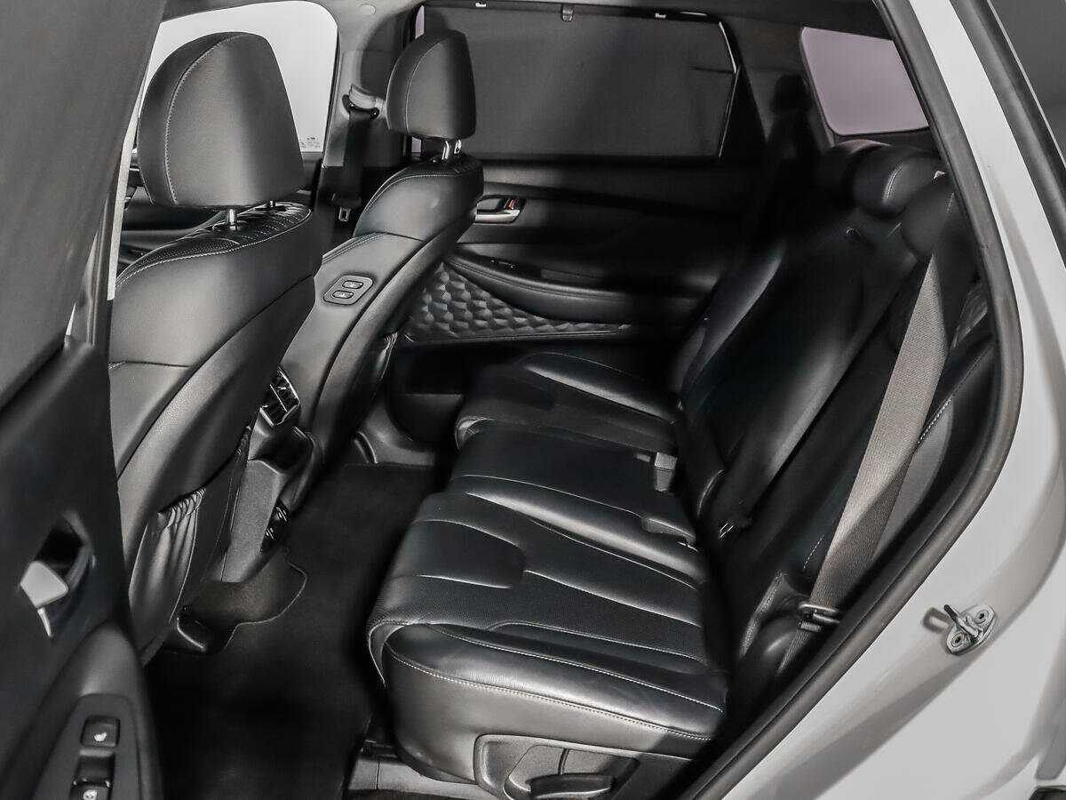 Hyundai Santa Fe 2018 года с пробегом. Фото: #12
