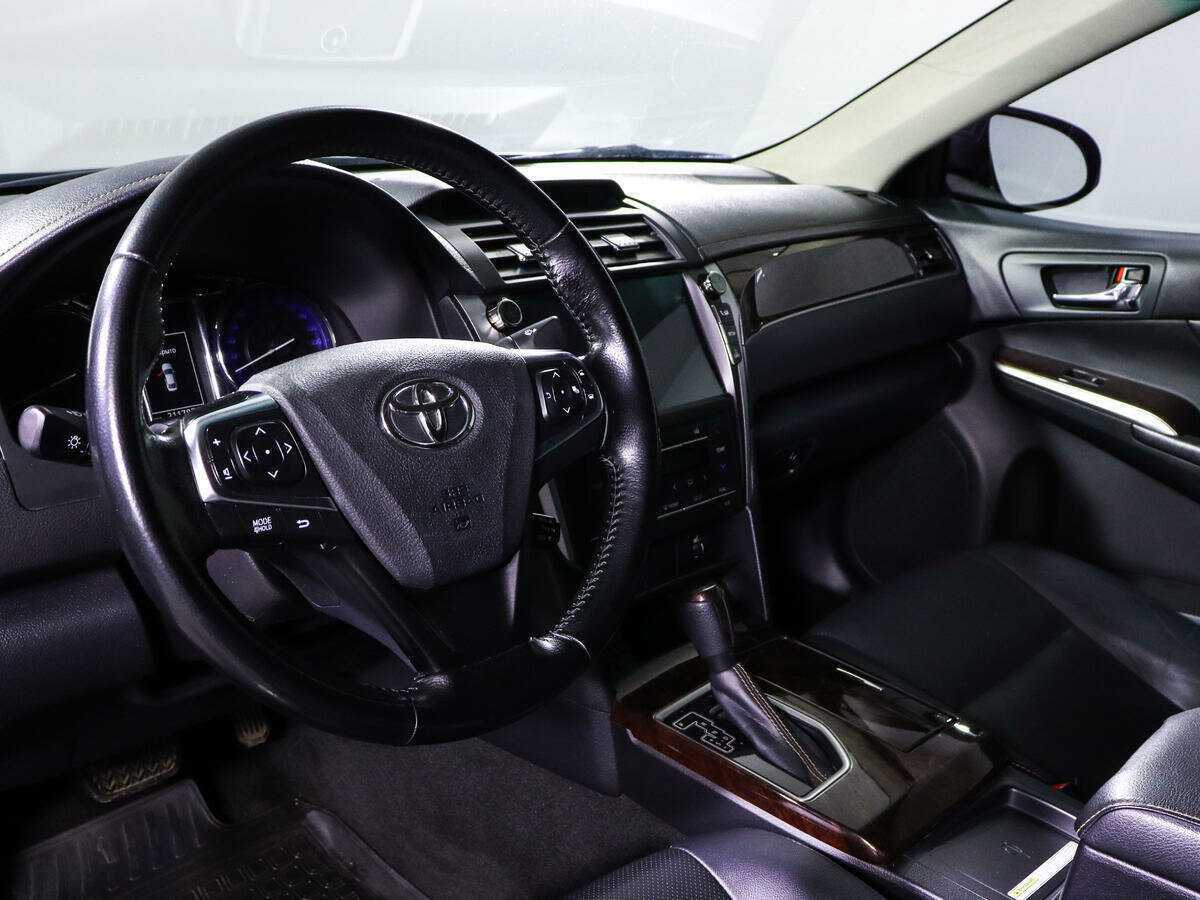 Toyota Camry 2018 года с пробегом. Фото: #11