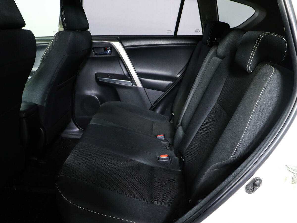 Toyota RAV4 2017 года с пробегом. Фото: #7