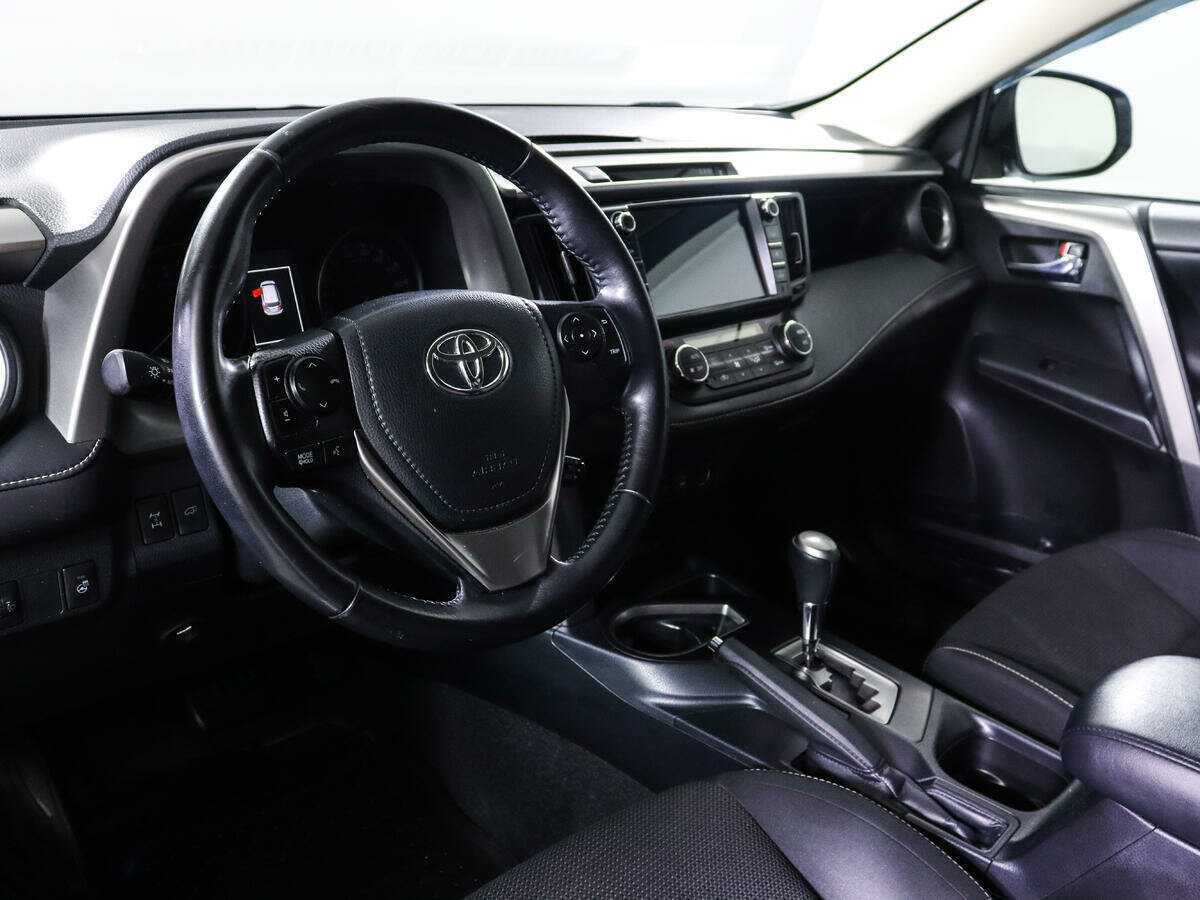 Toyota RAV4 2017 года с пробегом. Фото: #11