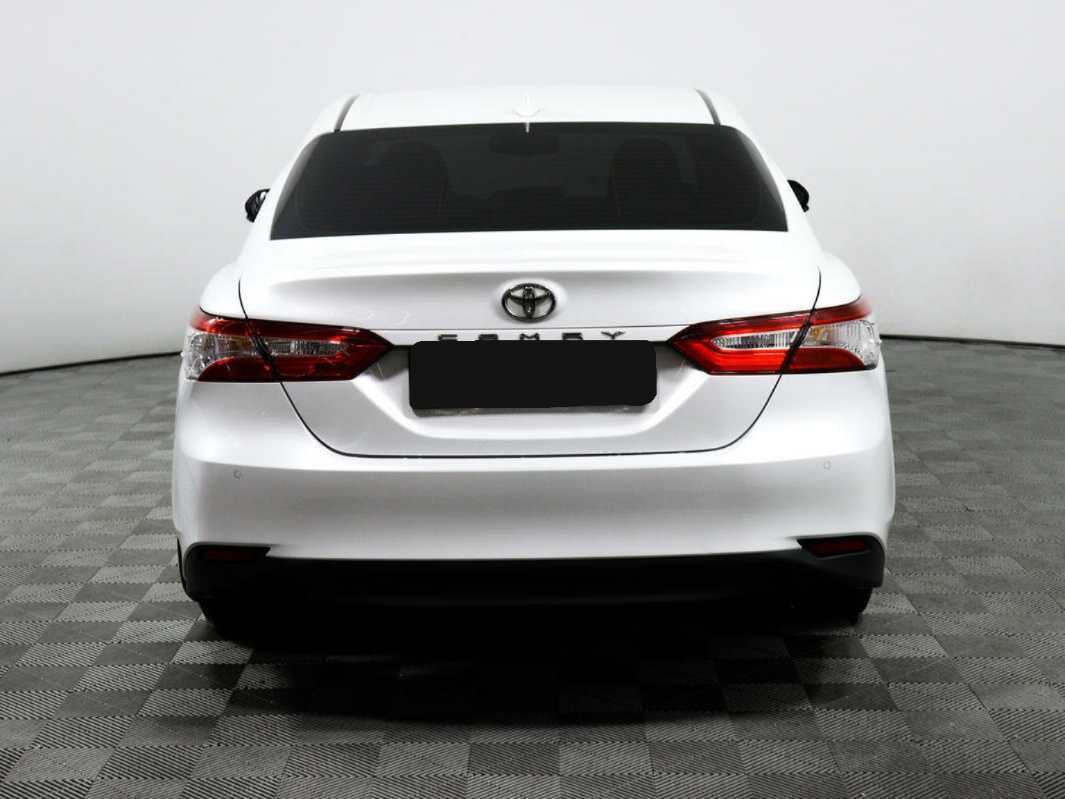 Toyota Camry 2019 года с пробегом. Фото: #5