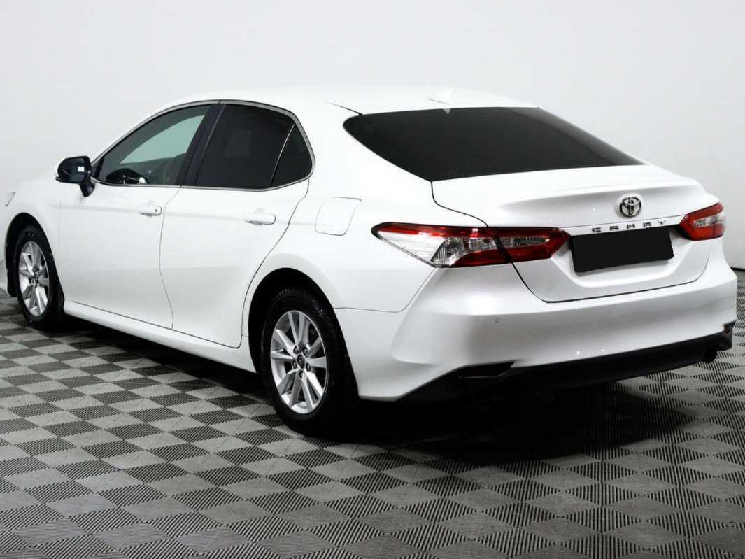 Toyota Camry 2019 года с пробегом. Фото: #6