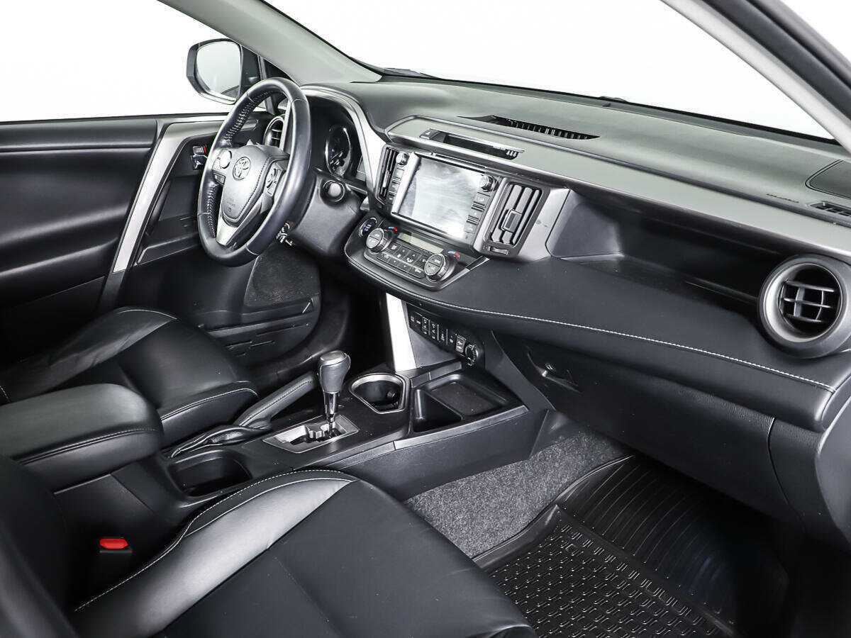 Toyota RAV4 2018 года с пробегом. Фото: #8