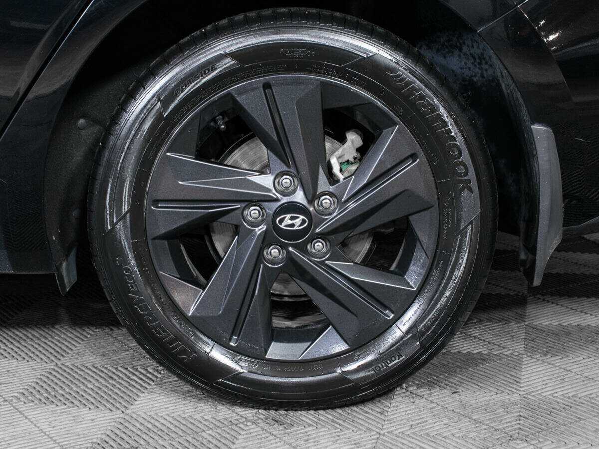 Hyundai Elantra 2020 года с пробегом. Фото: #15