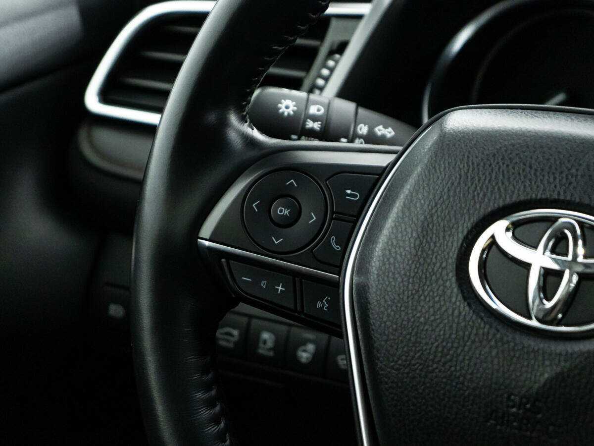 Toyota Camry 2020 года с пробегом. Фото: #19