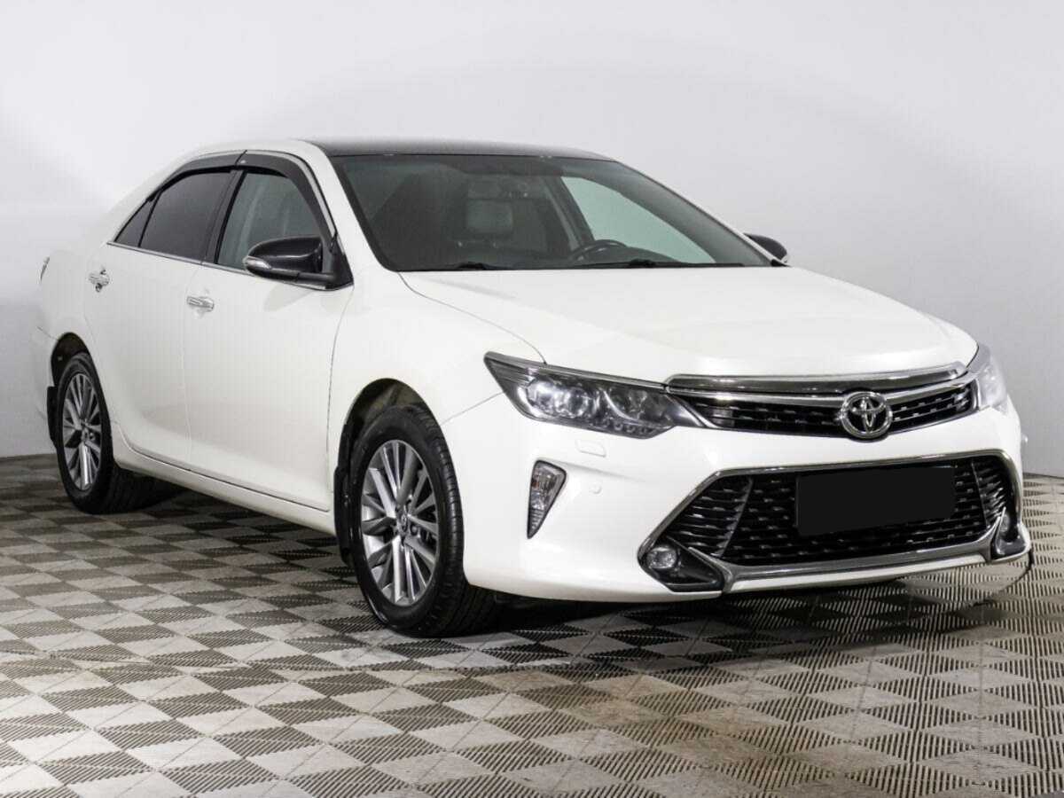 Toyota Camry 2017 года с пробегом. Фото: #2