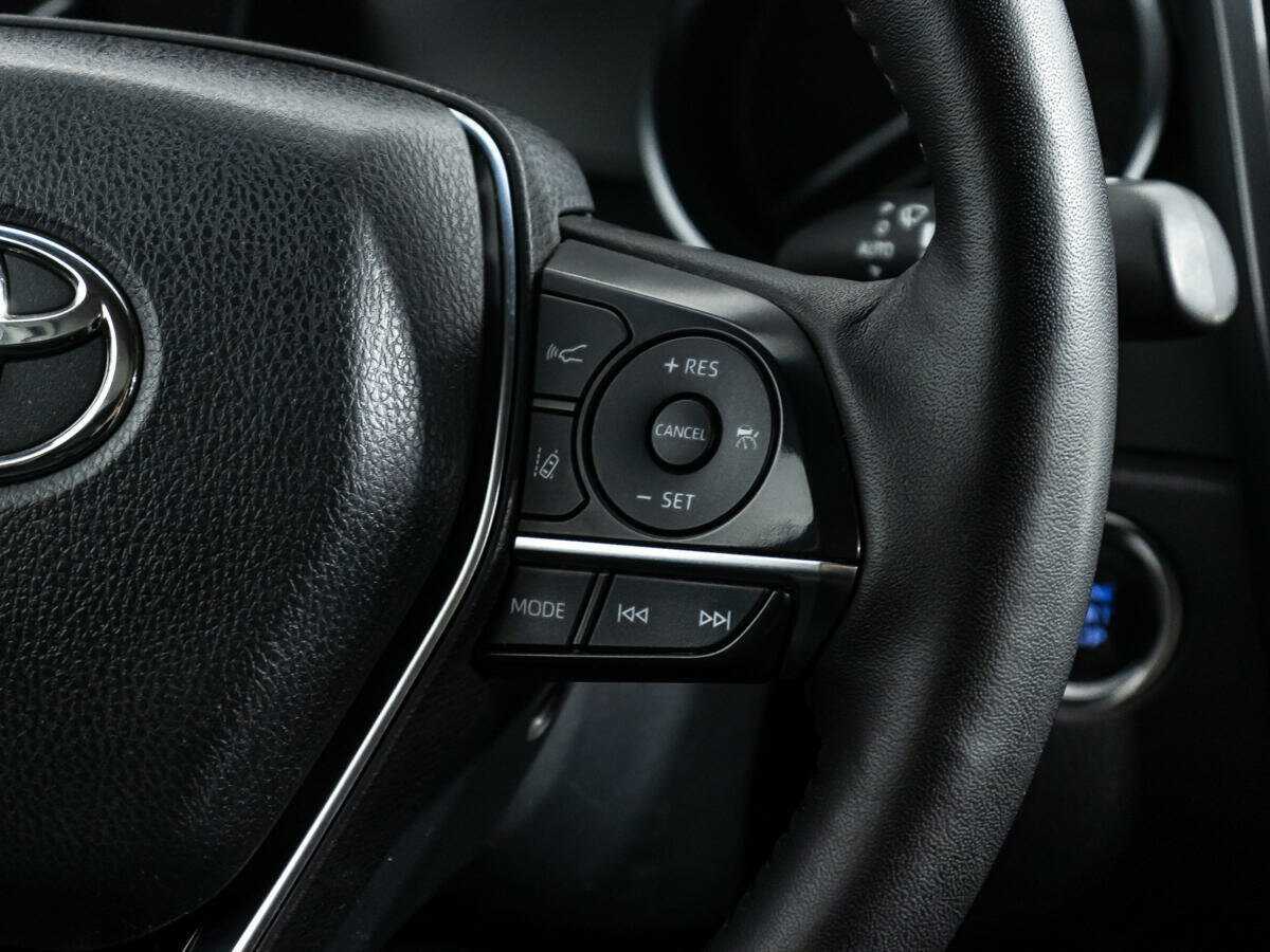 Toyota Camry 2020 года с пробегом. Фото: #18