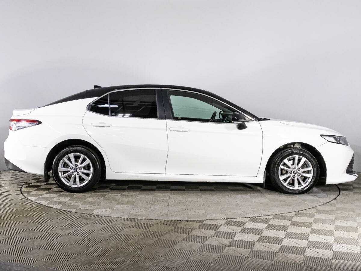 Toyota Camry 2019 года с пробегом. Фото: #3