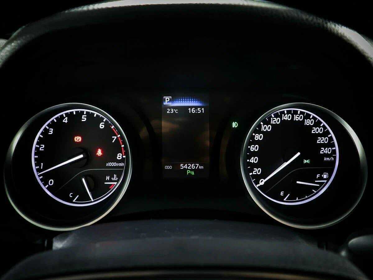 Toyota Camry 2020 года с пробегом. Фото: #9