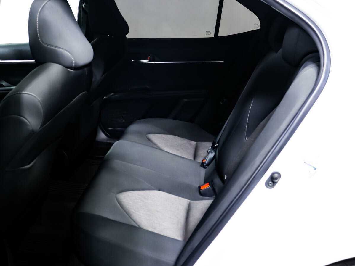 Toyota Camry 2021 года с пробегом. Фото: #10