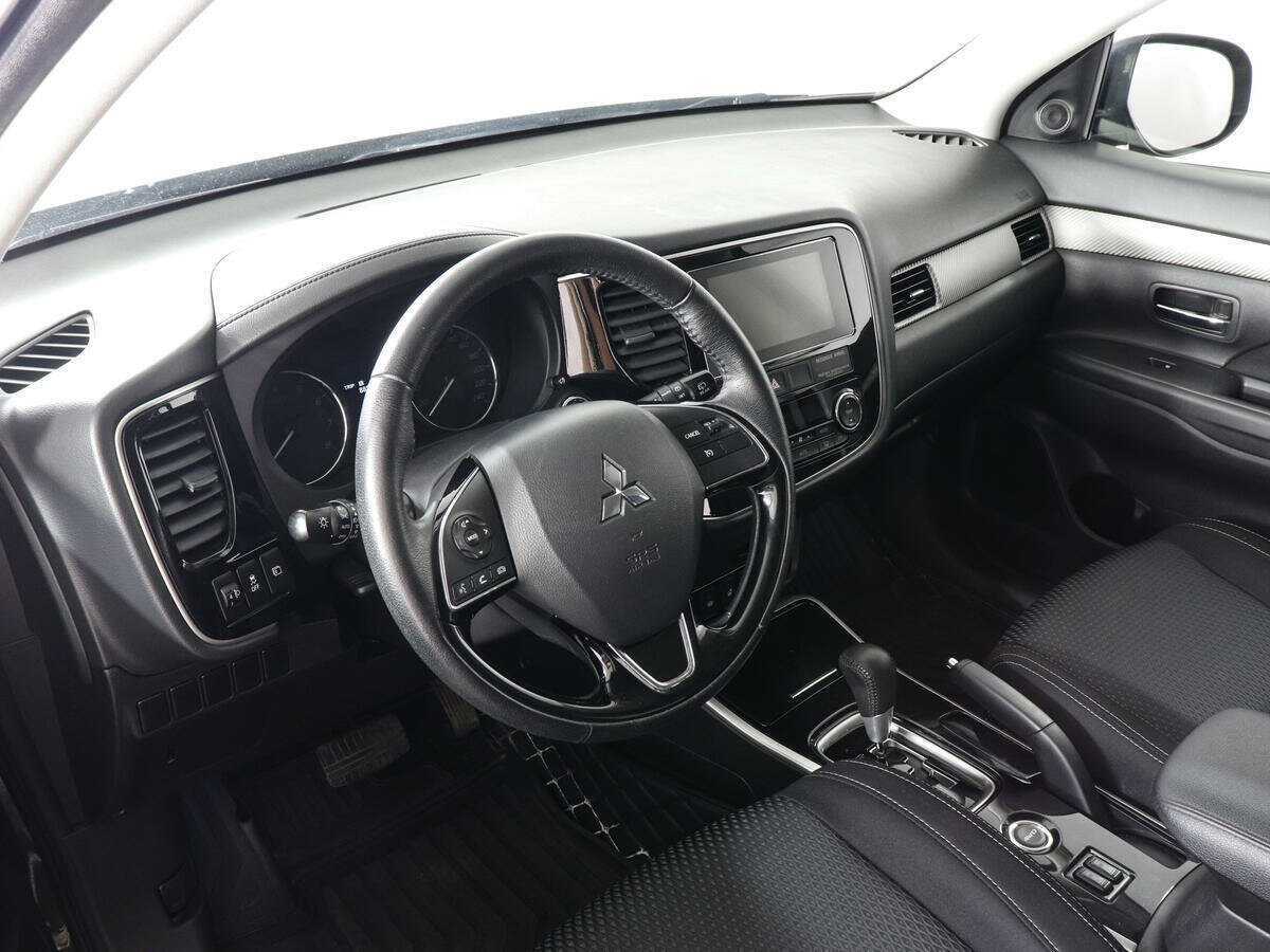 Mitsubishi Outlander 2018 года с пробегом. Фото: #8