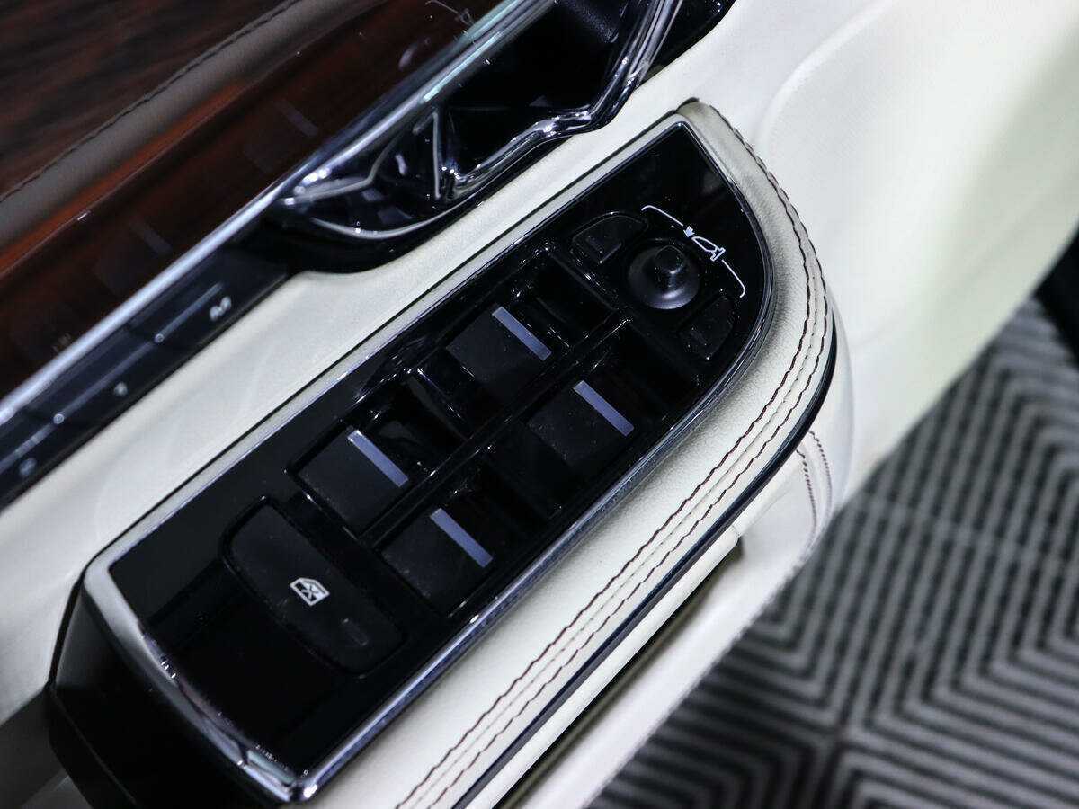 Jaguar XJ 2014 года с пробегом. Фото: #24