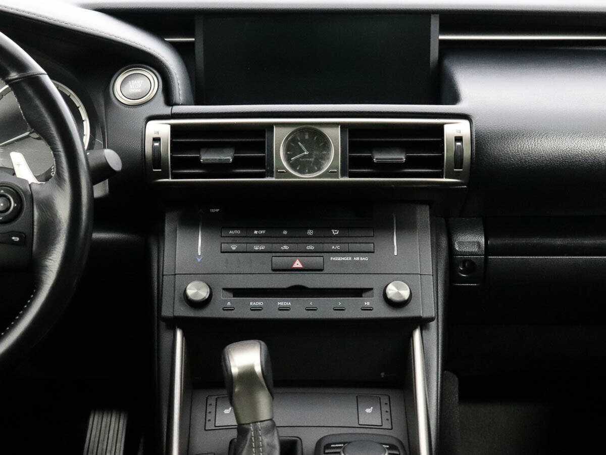 Lexus IS 2015 года с пробегом. Фото: #16
