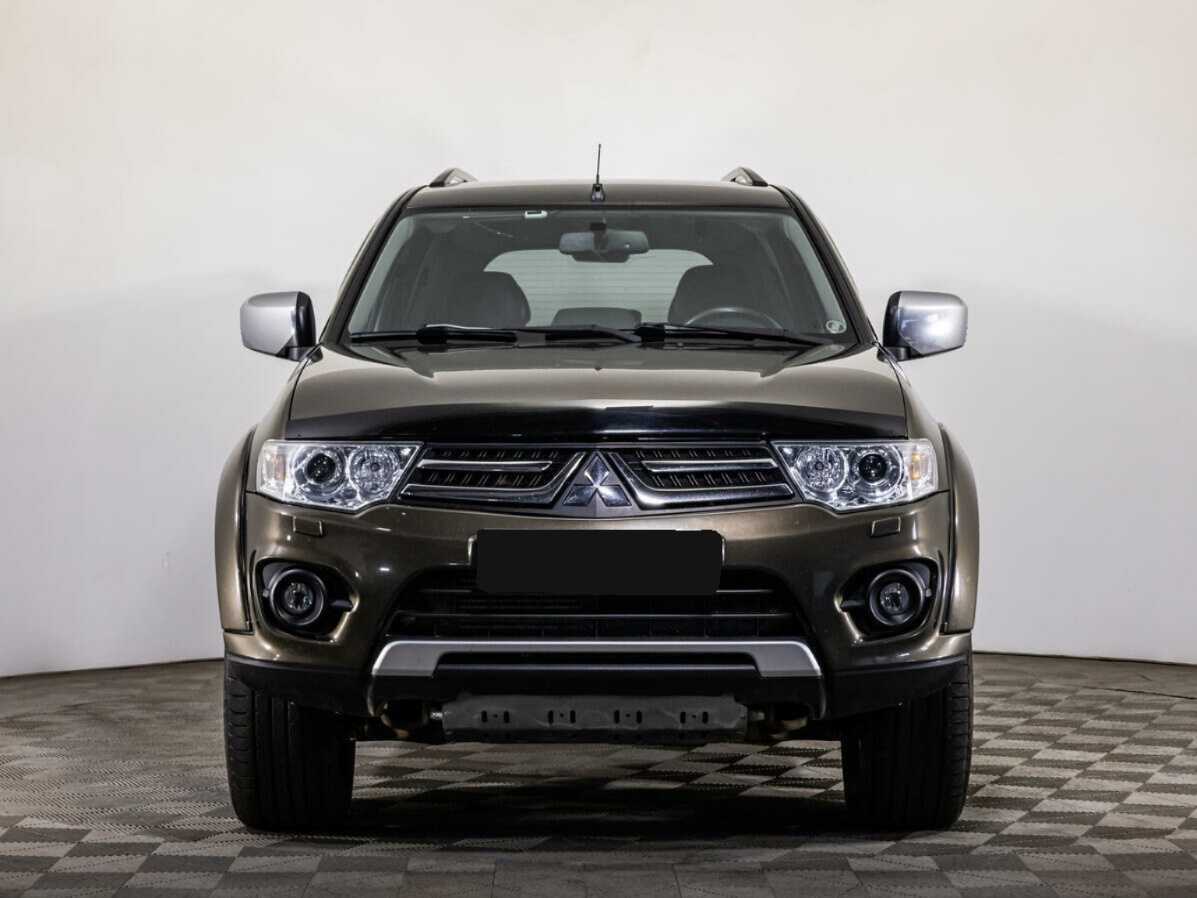Mitsubishi Pajero Sport 2015 года с пробегом. Фото: #1