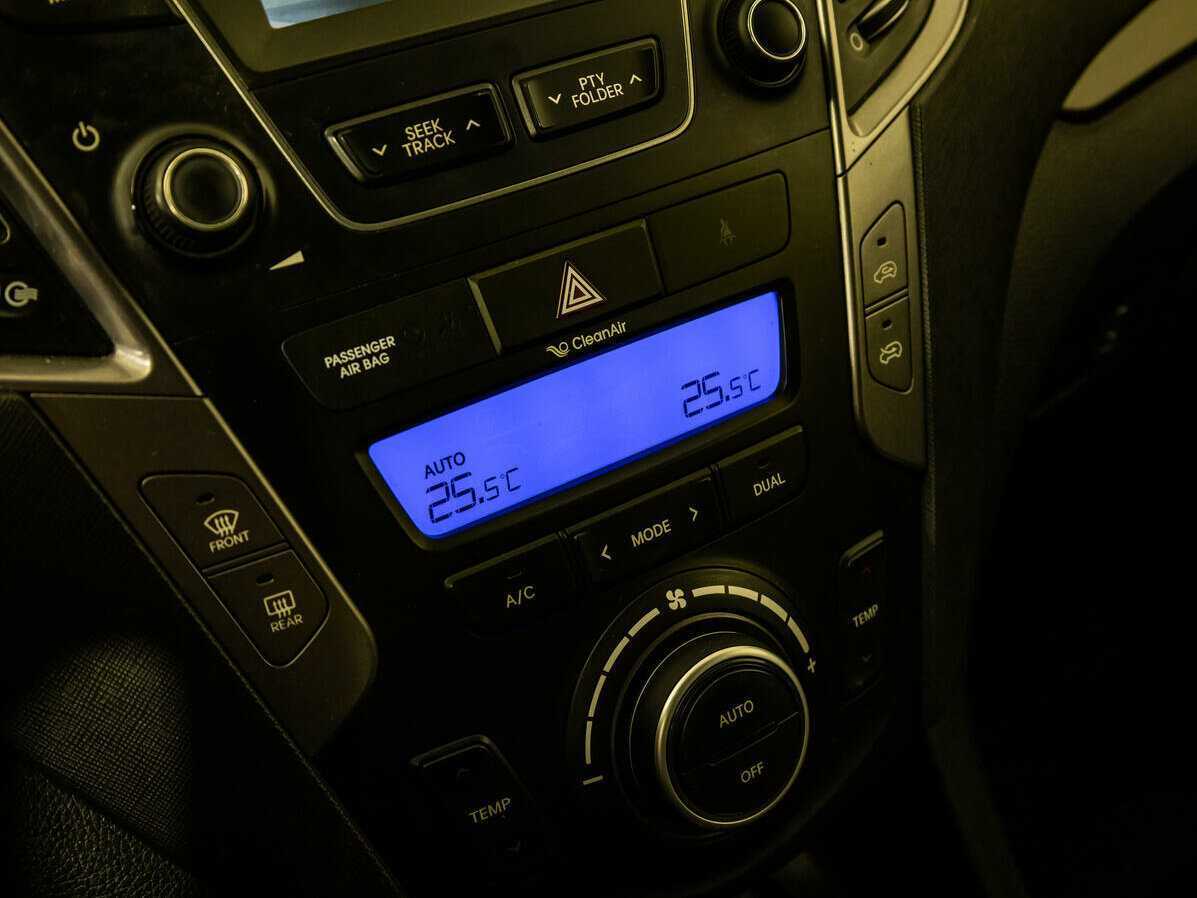 Hyundai Santa Fe 2015 года с пробегом. Фото: #14