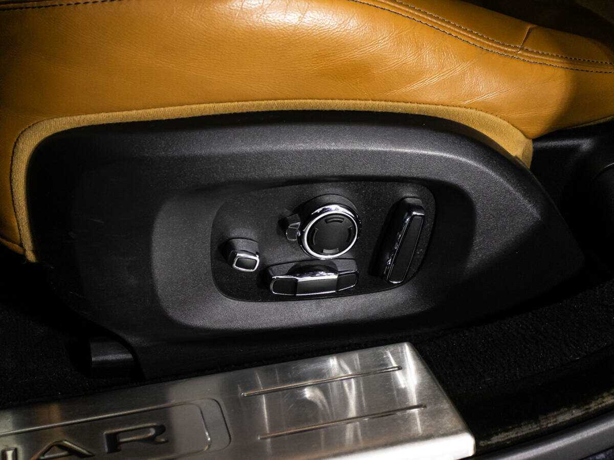 Jaguar XJ 2016 года с пробегом. Фото: #19