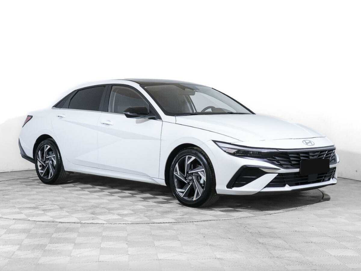 Hyundai Elantra 2024 года с пробегом. Фото: #1
