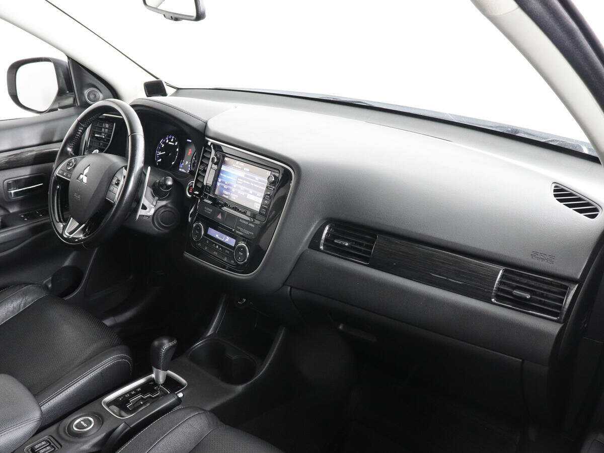 Mitsubishi Outlander 2016 года с пробегом. Фото: #9