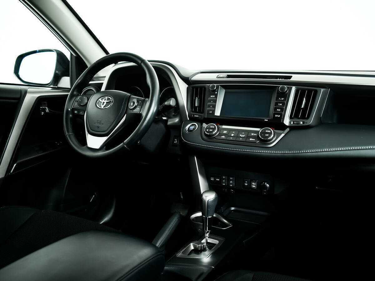 Toyota RAV4 2018 года с пробегом. Фото: #8