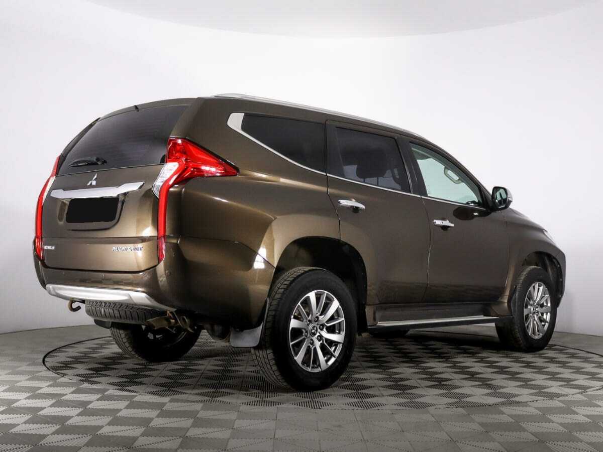 Mitsubishi Pajero Sport 2017 года с пробегом. Фото: #4