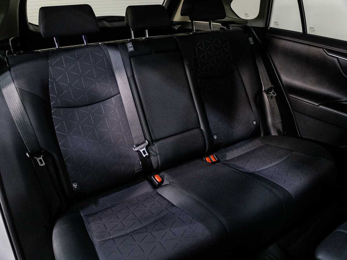 Toyota RAV4 2020 года с пробегом. Фото: #8