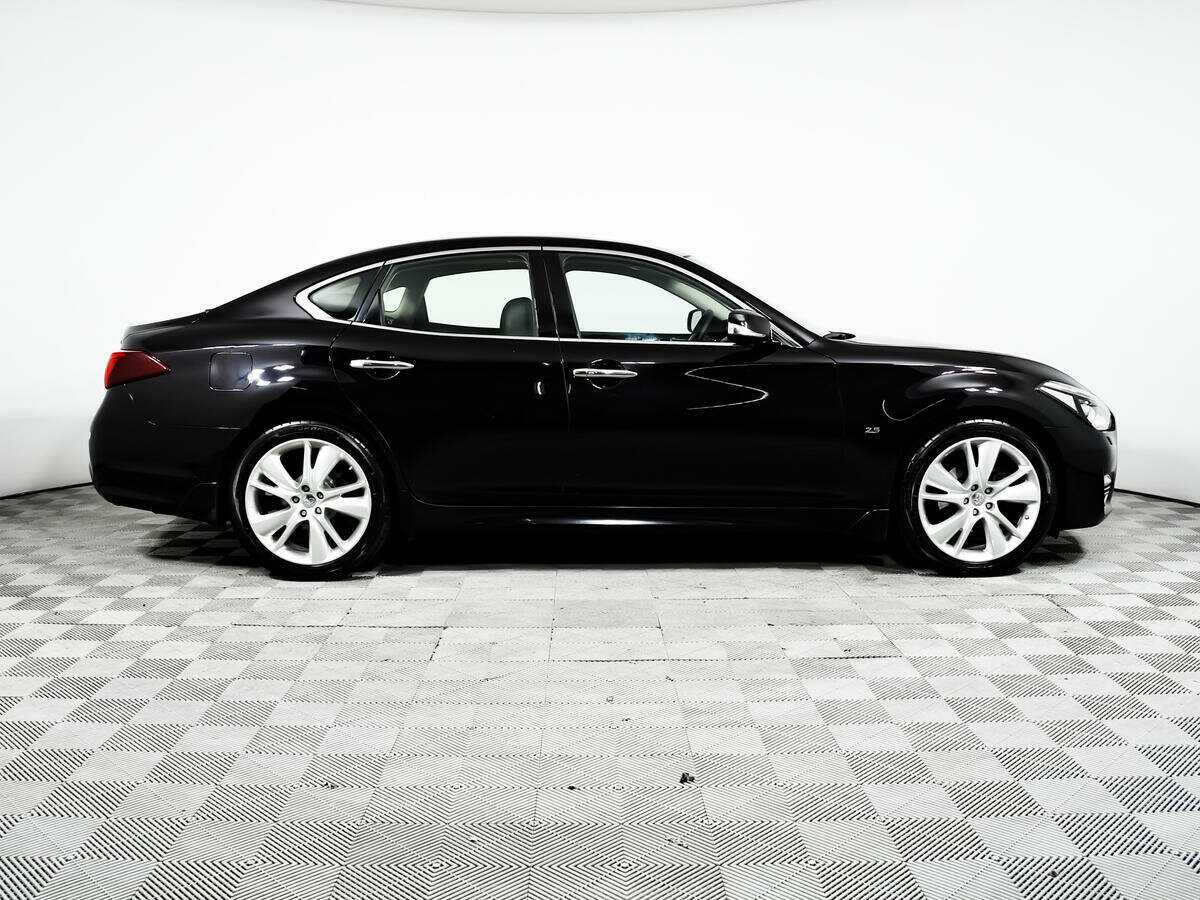 Infiniti Q70 2016 года с пробегом. Фото: #3