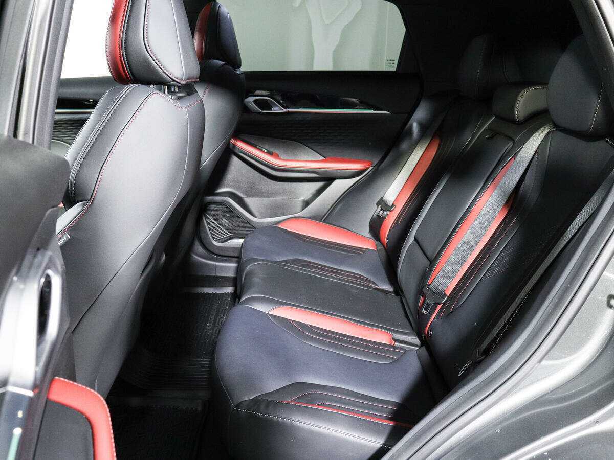 Geely Coolray 2023 года с пробегом. Фото: #9