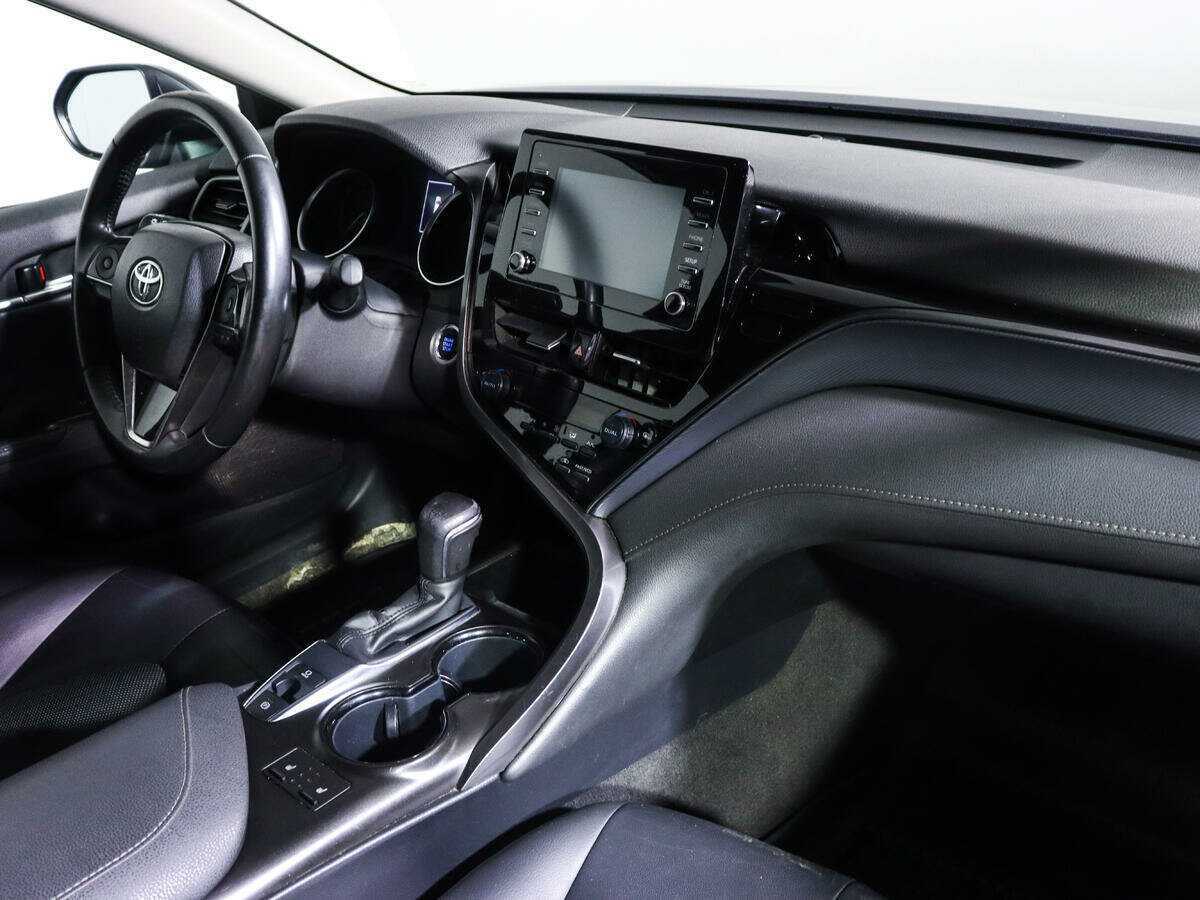 Toyota Camry 2021 года с пробегом. Фото: #8