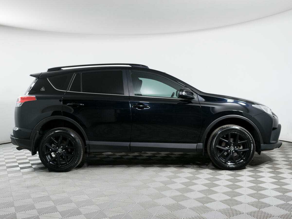 Toyota RAV4 2019 года с пробегом. Фото: #3