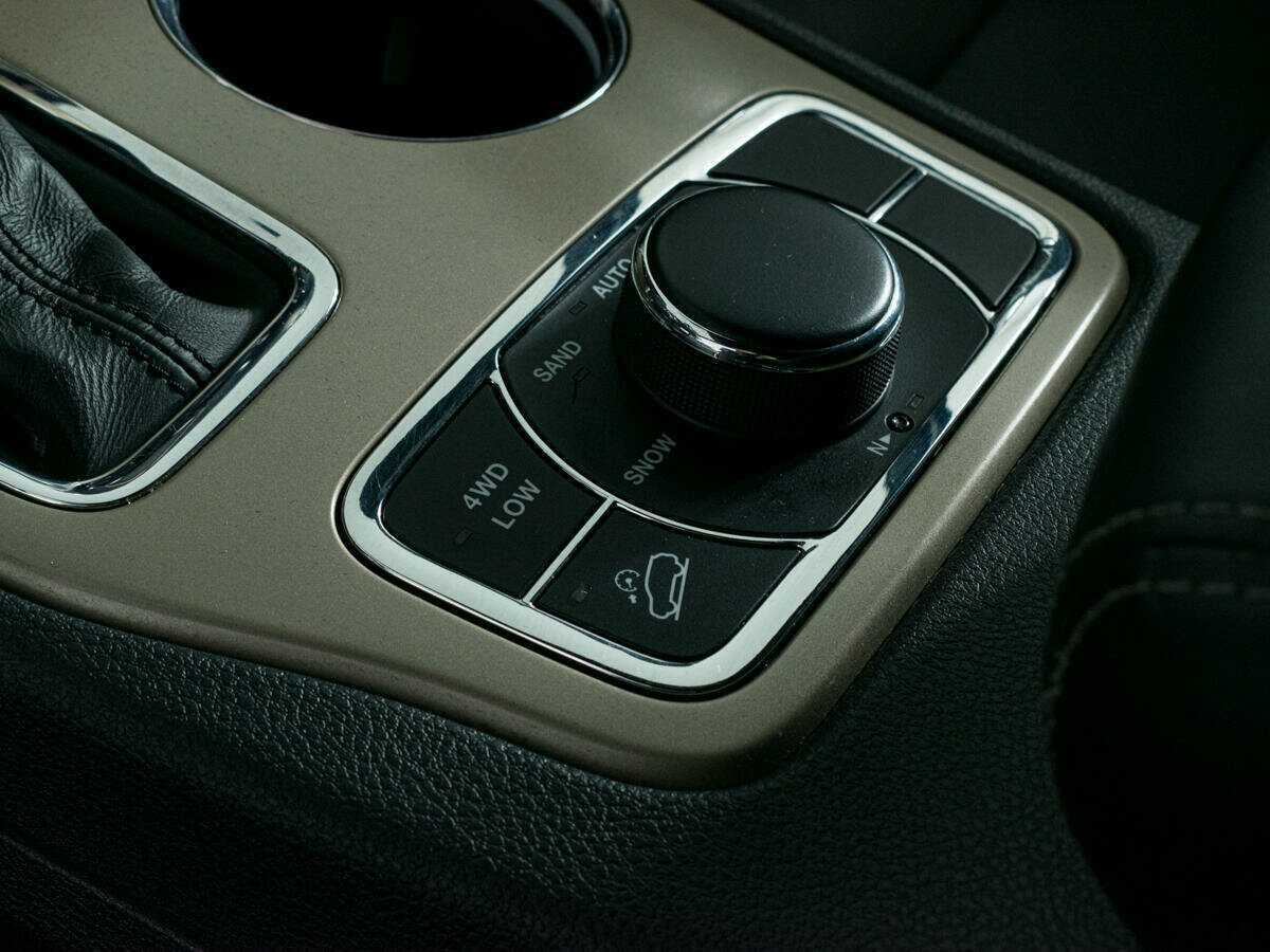 Jeep Grand Cherokee 2016 года с пробегом. Фото: #16