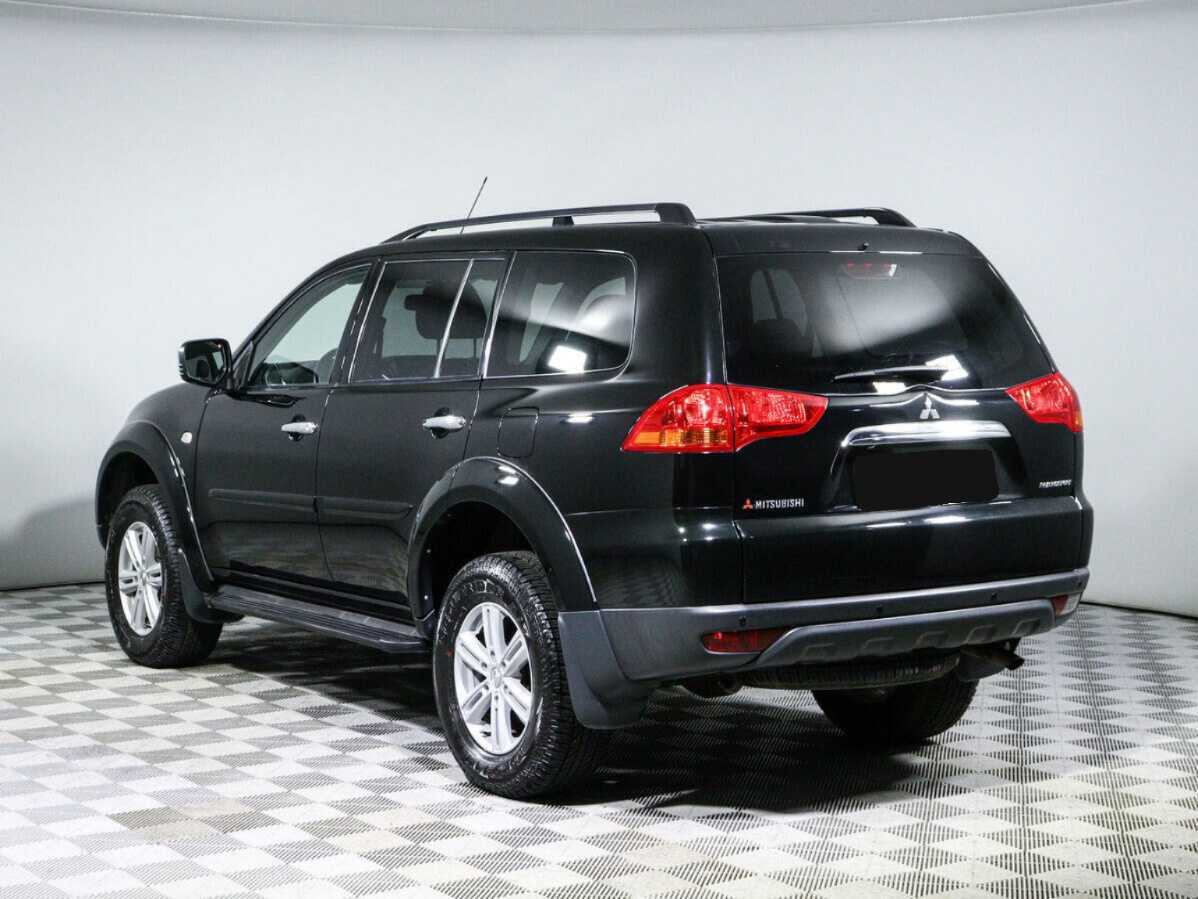 Mitsubishi Pajero Sport 2012 года с пробегом. Фото: #4