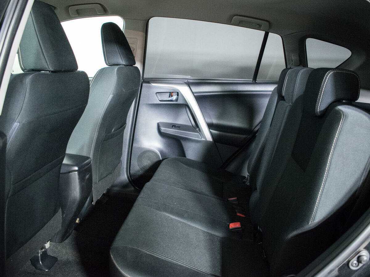 Toyota RAV4 2015 года с пробегом. Фото: #9