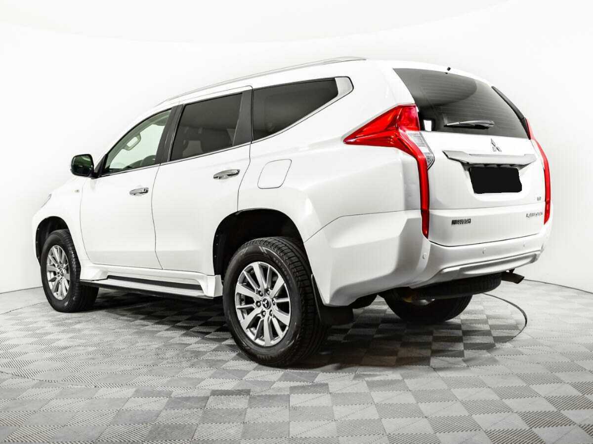Mitsubishi Pajero Sport 2017 года с пробегом. Фото: #6