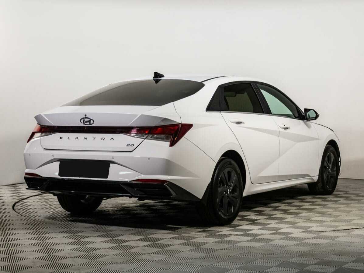 Hyundai Elantra 2021 года с пробегом. Фото: #3