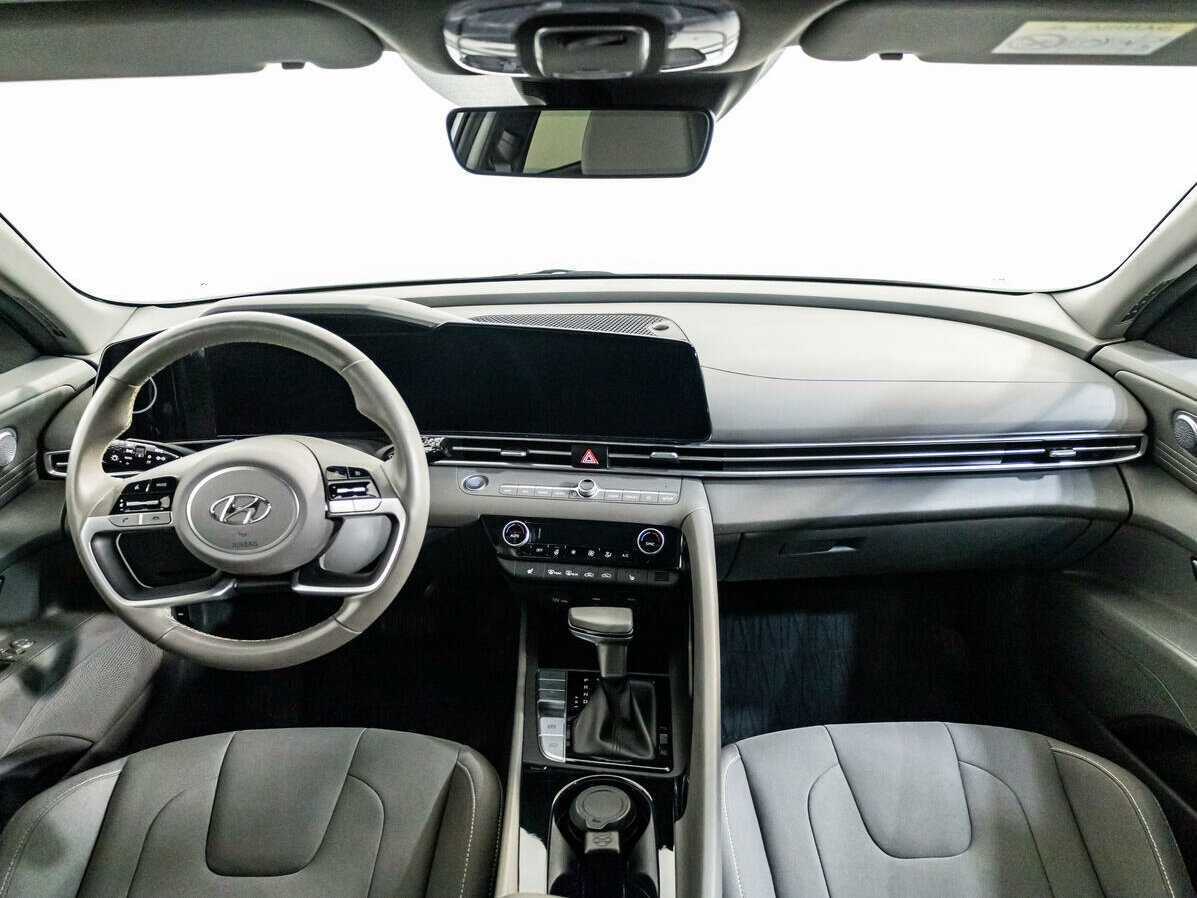 Hyundai Elantra 2021 года с пробегом. Фото: #11
