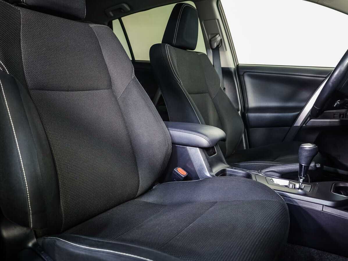 Toyota RAV4 2015 года с пробегом. Фото: #10