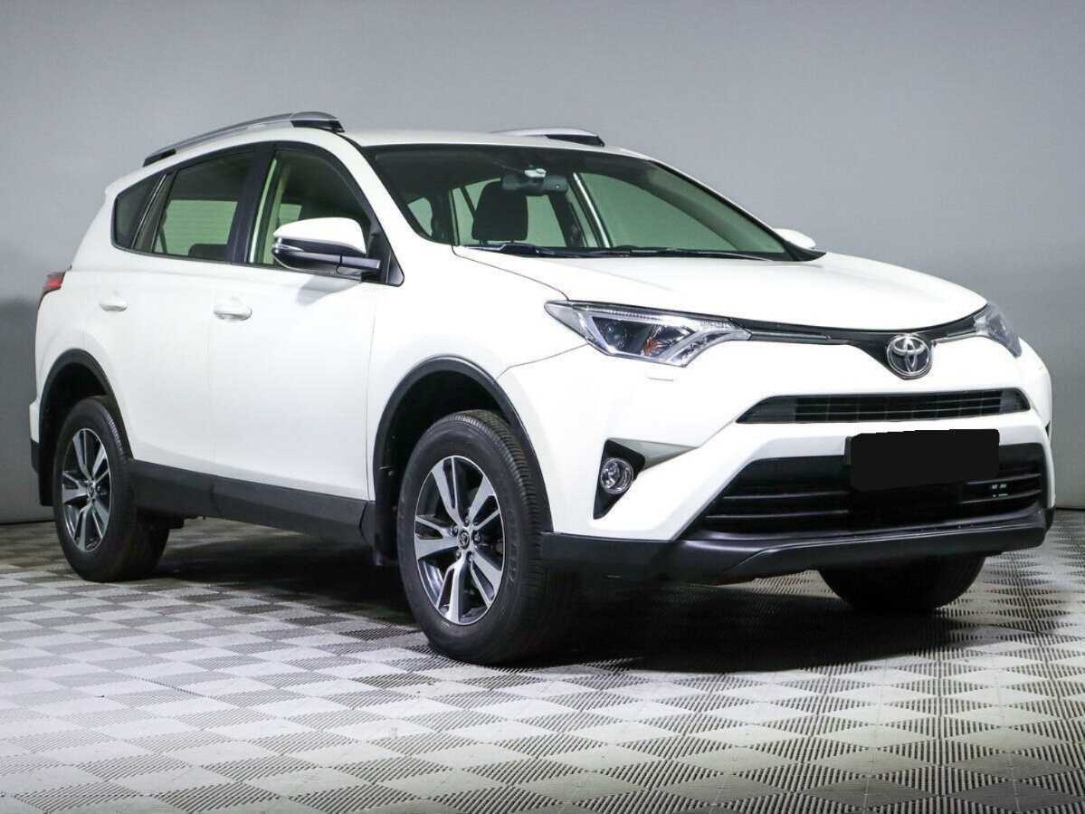 Toyota RAV4 2016 года с пробегом. Фото: #2