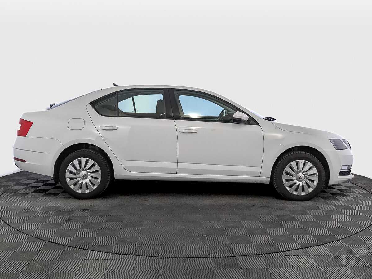 Skoda Octavia 2020 года с пробегом. Фото: #3