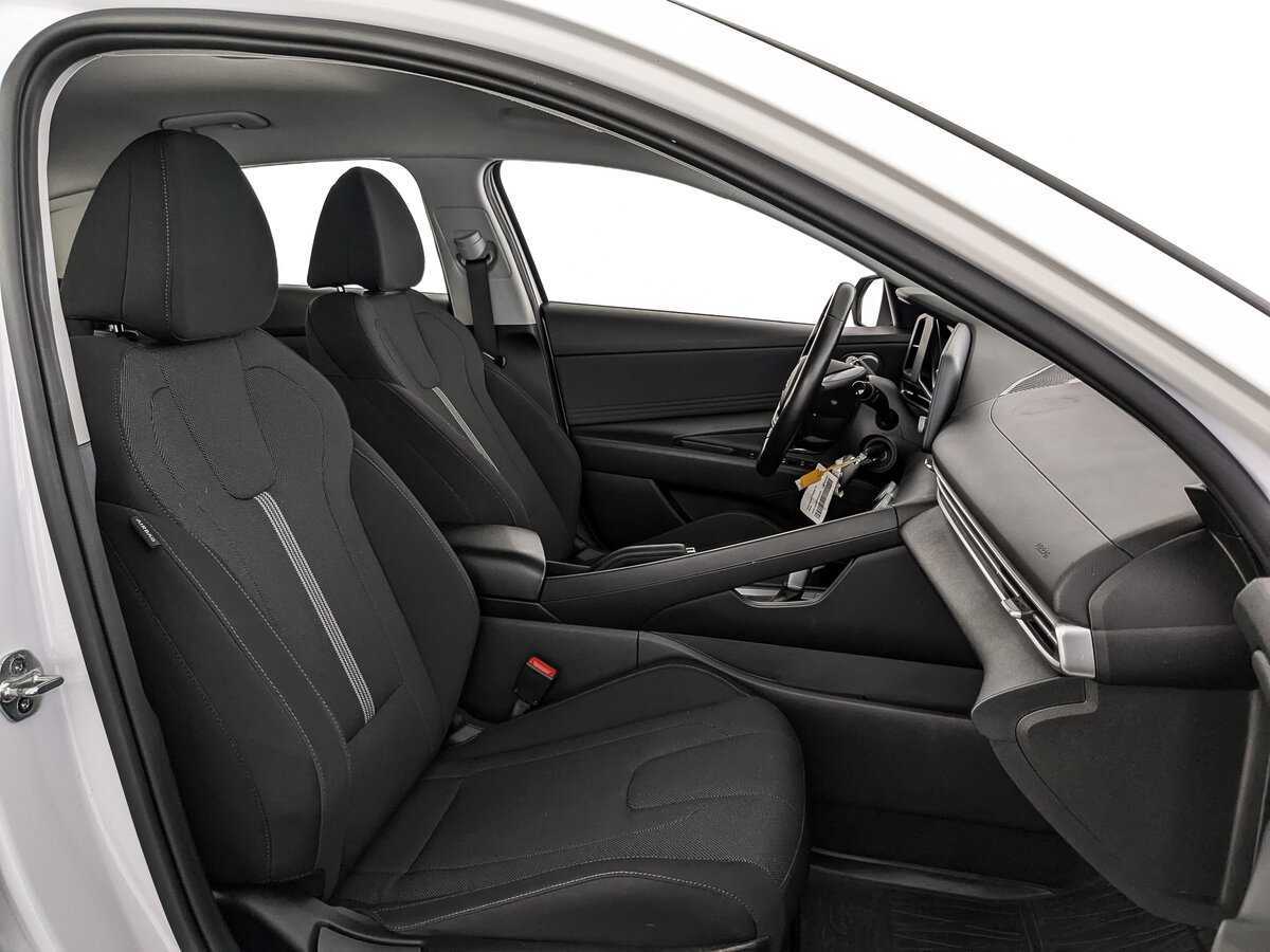 Hyundai Elantra 2021 года с пробегом. Фото: #19