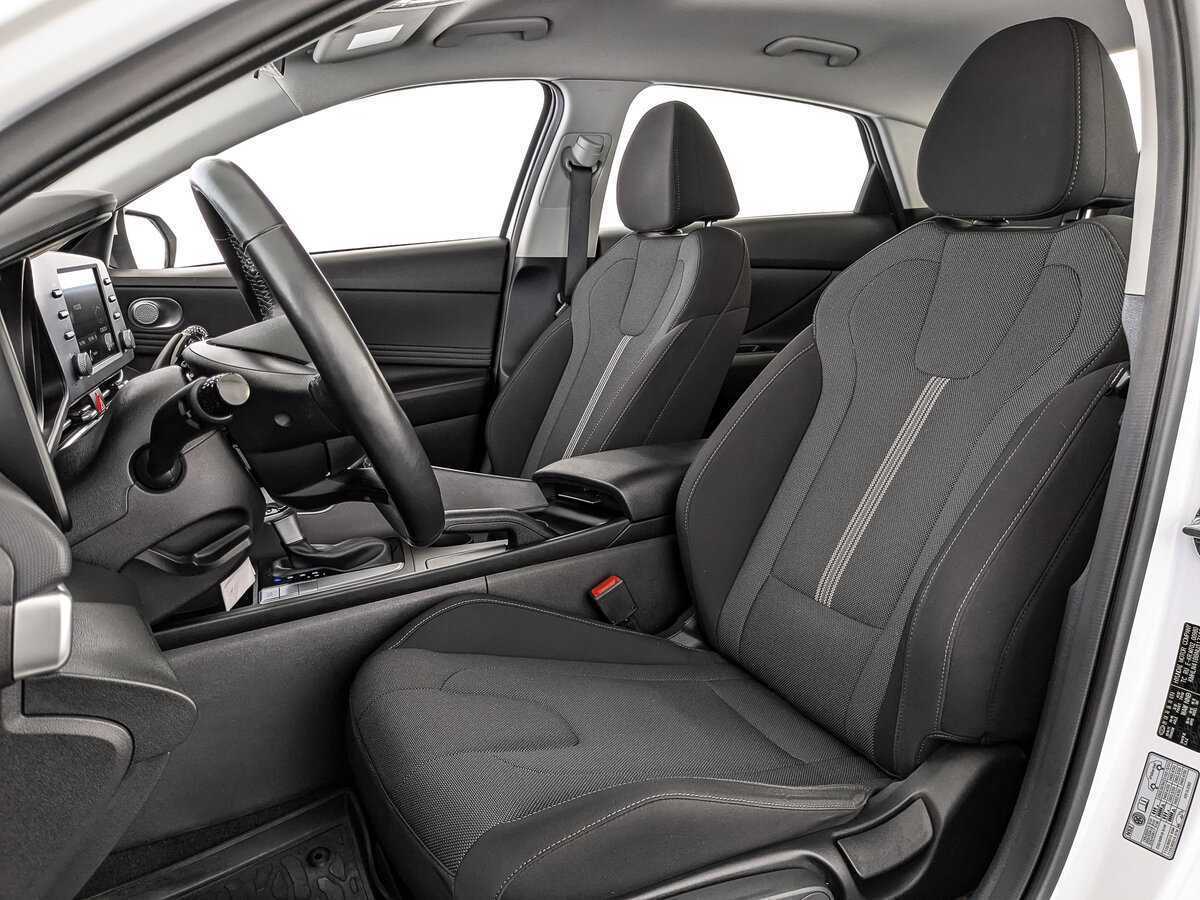 Hyundai Elantra 2022 года с пробегом. Фото: #15