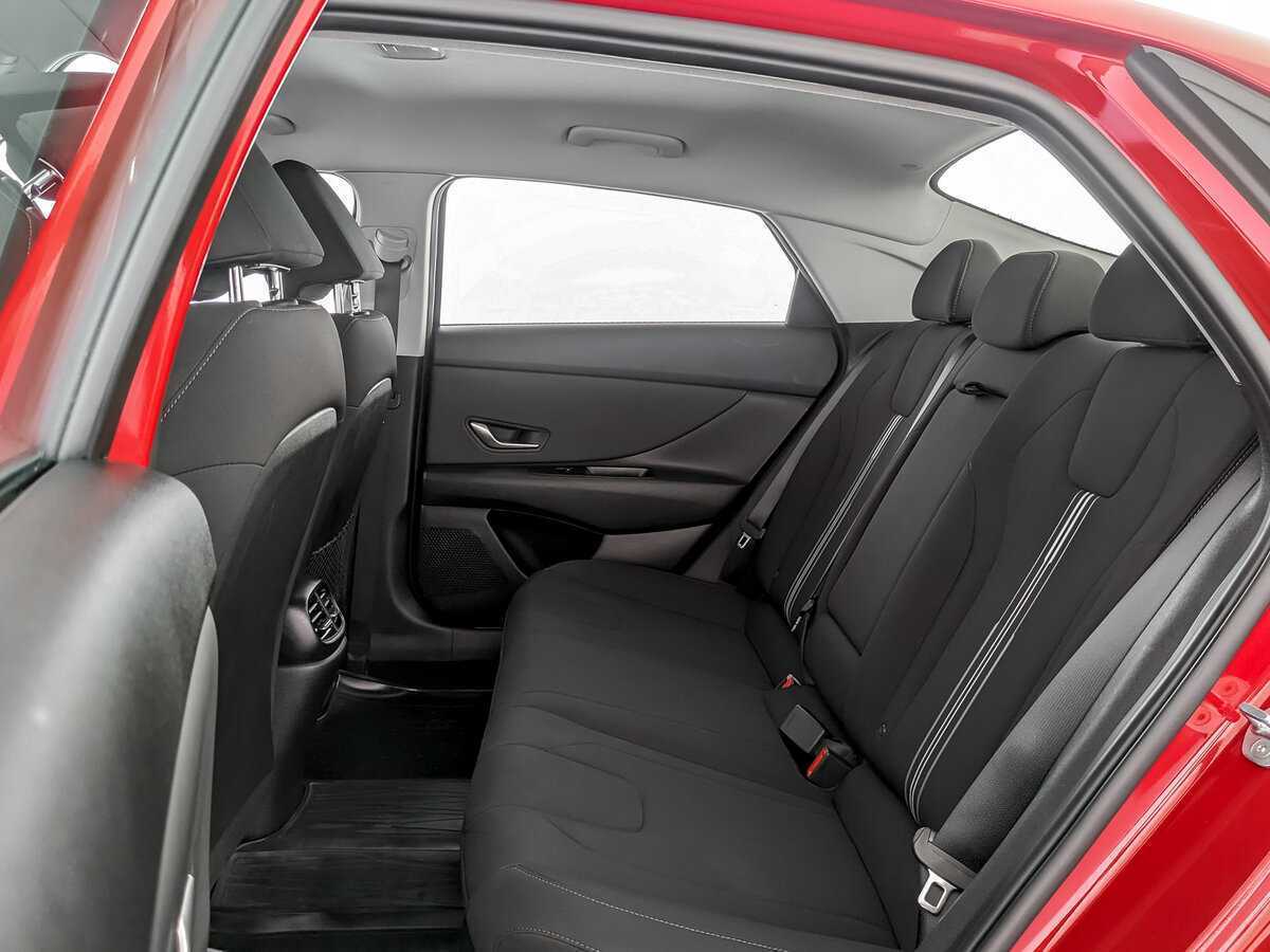 Hyundai Elantra 2021 года с пробегом. Фото: #9