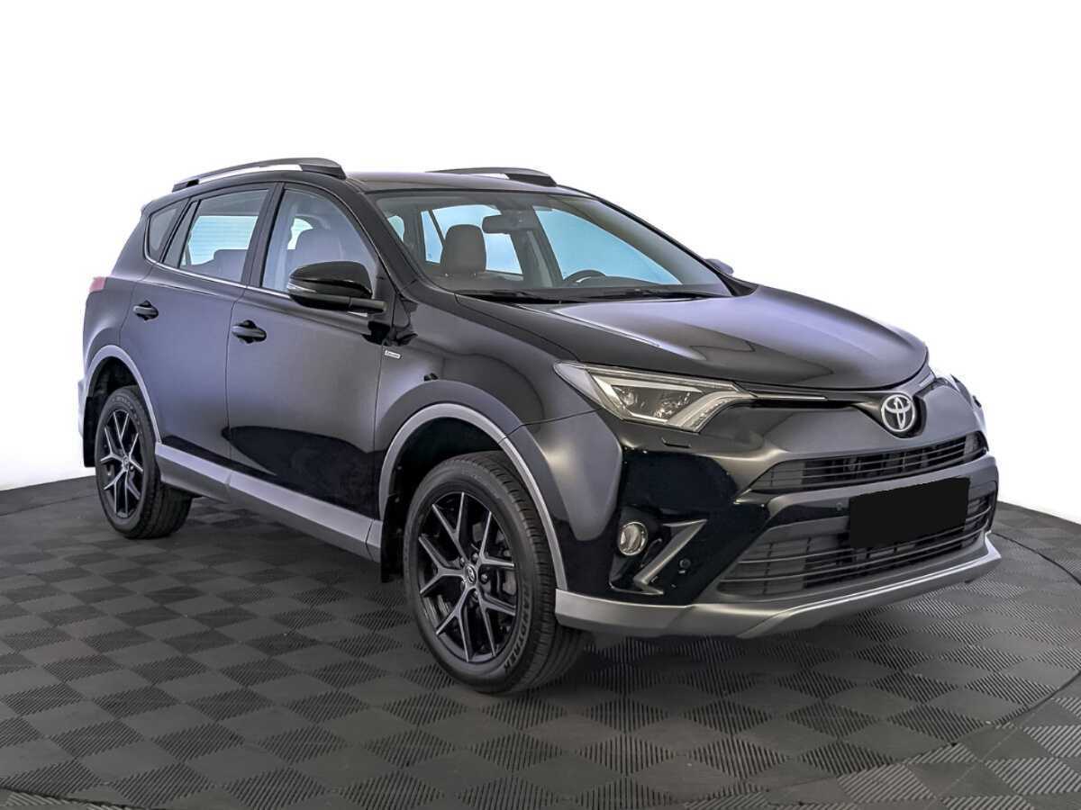 Toyota RAV4 2017 года с пробегом. Фото: #2