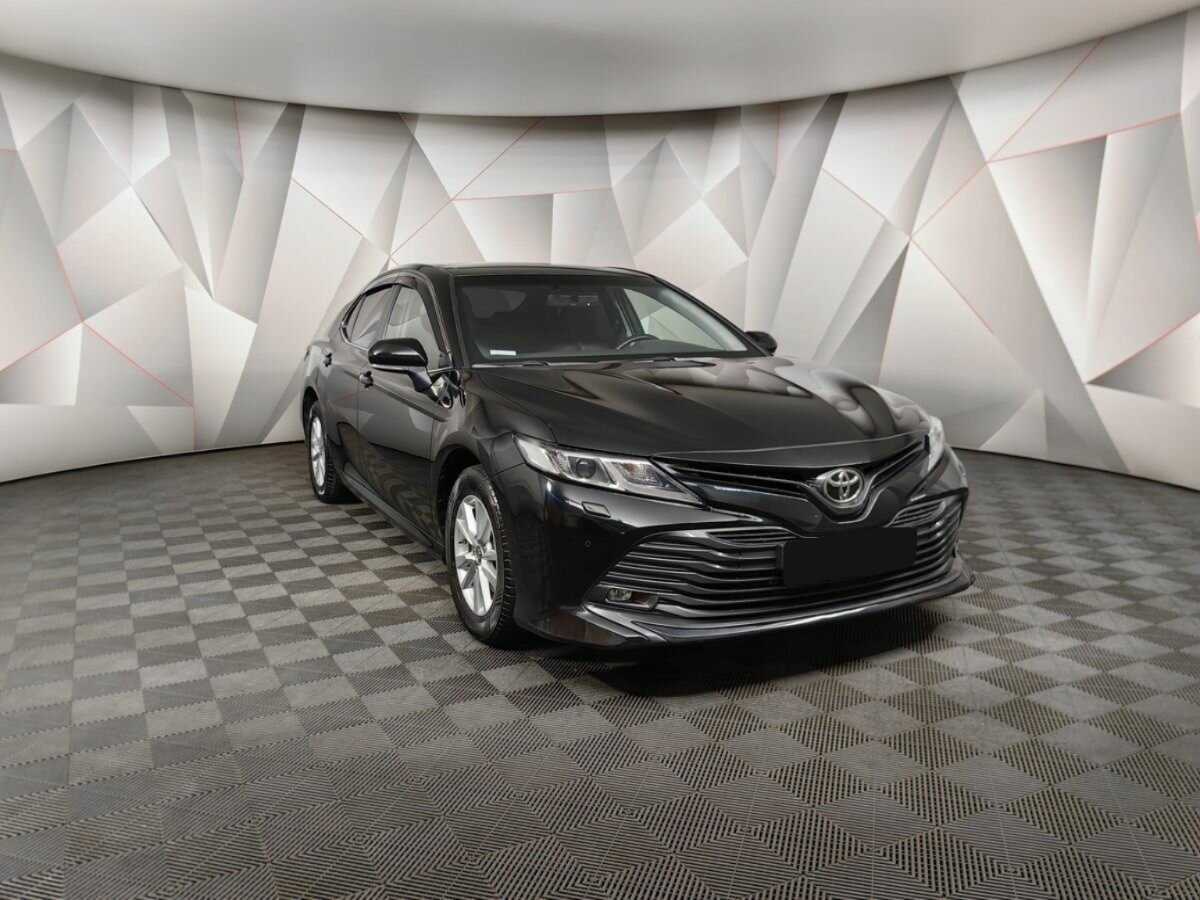 Toyota Camry 2019 года с пробегом. Фото: #2