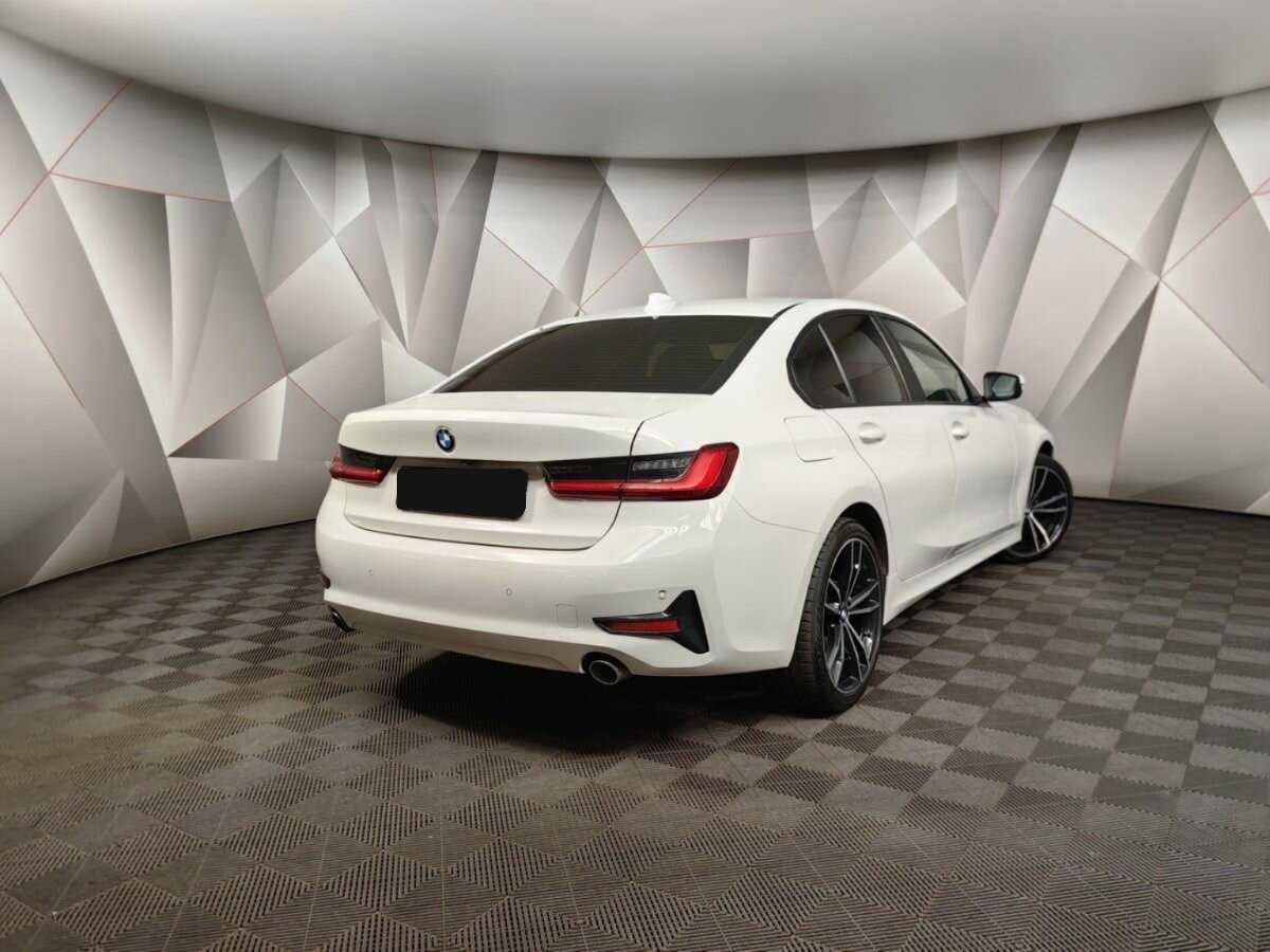 BMW 3 серии 2020 года с пробегом. Фото: #1