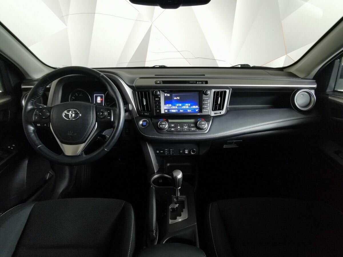 Toyota RAV4 2018 года с пробегом. Фото: #9