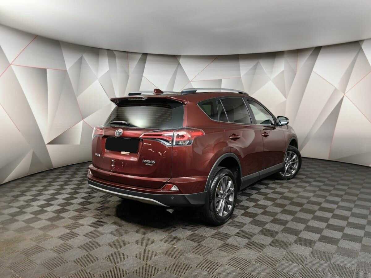 Toyota RAV4 2018 года с пробегом. Фото: #1